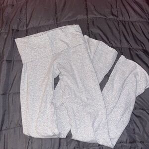 SKIMS Gray yoga pant’s